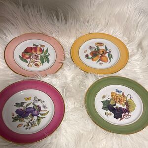 Pre-Owned Set of 4 Decorative Fruit Plates | Gold Trim | "De Limoges" Style